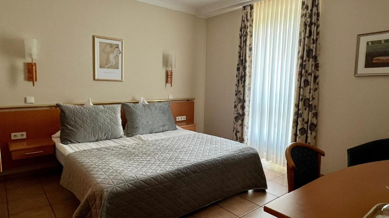 Hotel Victoria Динслакен Экстерьер фото